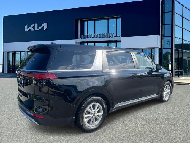 Certified 2024 Kia Carnival LX FWD image 11