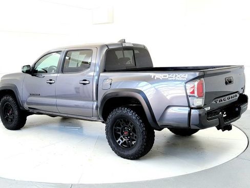 Used 2021 Toyota Tacoma TRD Off-Road w/ Technology Package AWD/4WD image 4