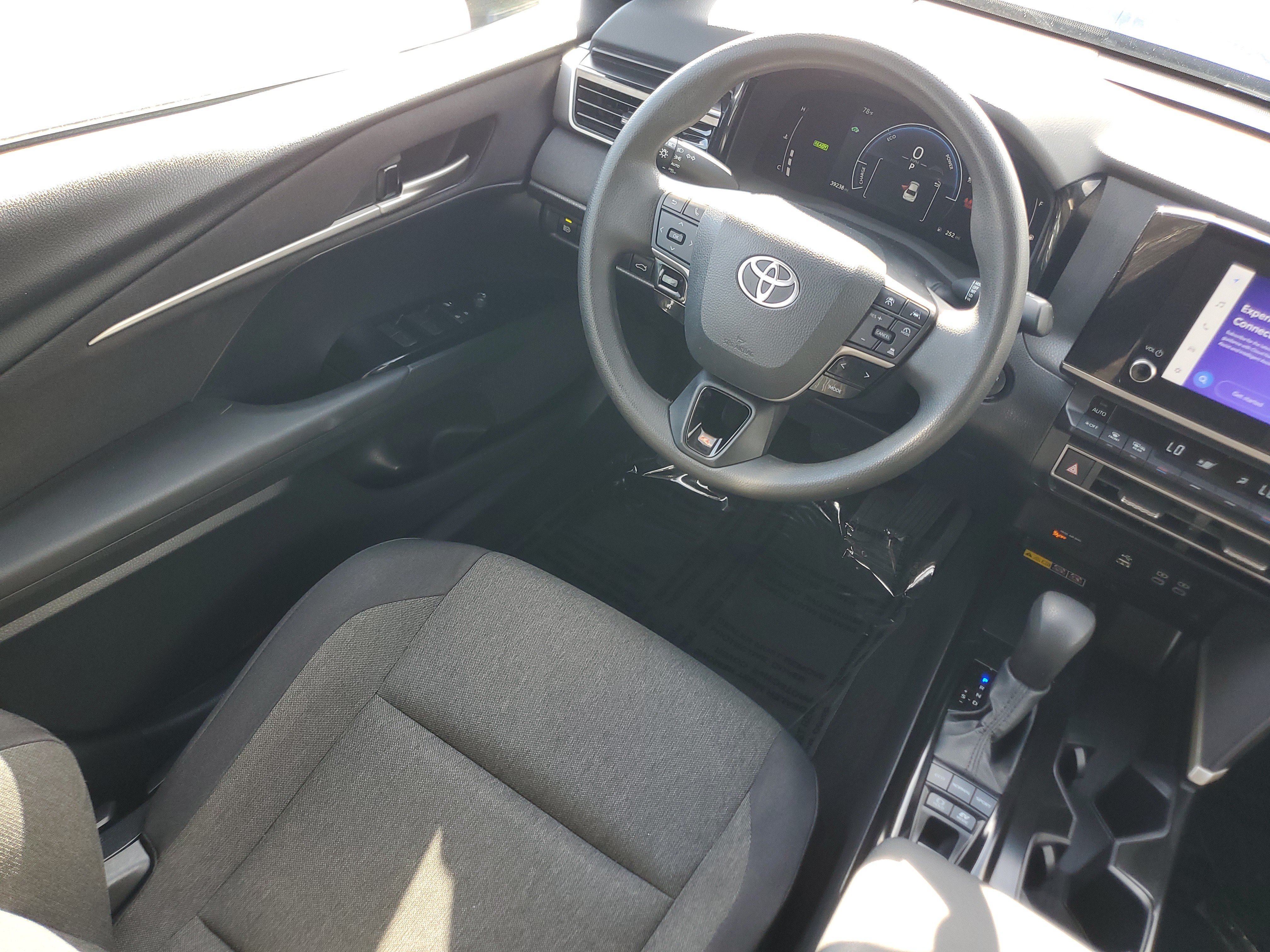 Certified 2025 Toyota Camry LE FWD image 17