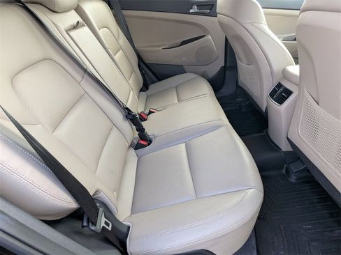 Used 2018 Hyundai Tucson Limited w/ Ultimate Package 02 image 19