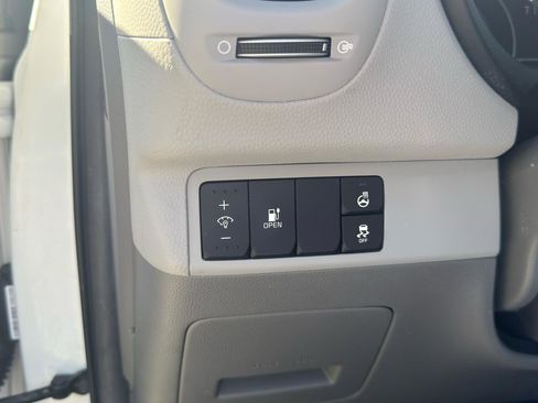 Used 2016 Kia Soul EV FWD image 19