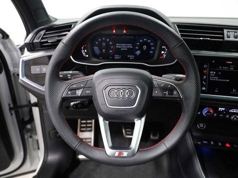 Used 2025 Audi Q3 2.0T Premium Plus w/ Premium Plus Package AWD/4WD image 23