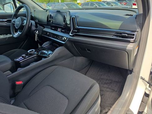 Used 2025 Kia Sportage LX image 21