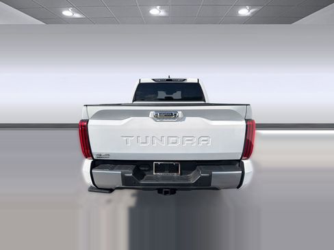 Used 2025 Toyota Tundra Limited AWD/4WD image 10