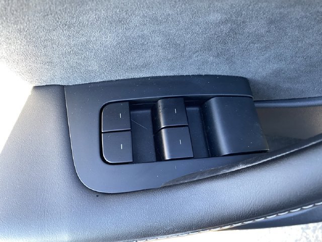 Used 2025 Tesla Model Y Long Range RWD image 21