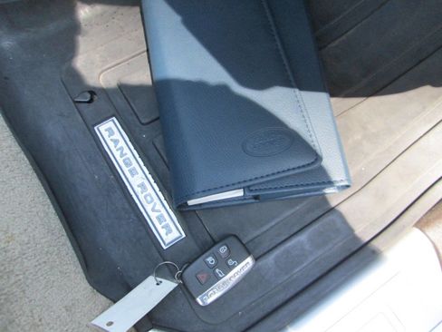 Used 2016 Land Rover Range Rover Supercharged AWD/4WD image 40