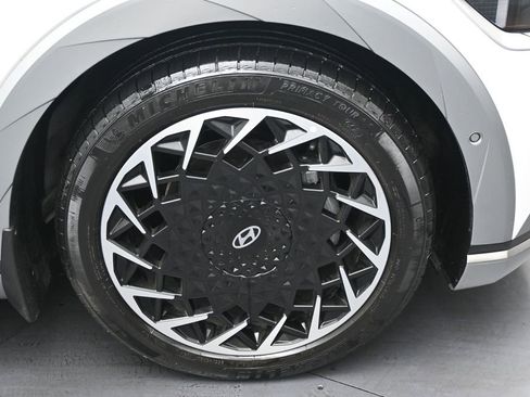 Used 2024 Hyundai Ioniq 5 Limited image 35