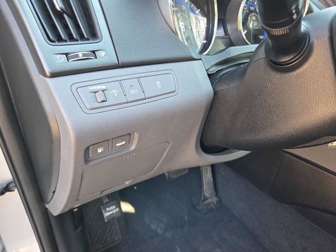 Used 2011 Hyundai Sonata GLS image 25