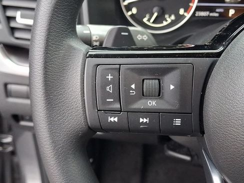 Used 2023 Nissan Rogue SV AWD/4WD image 22