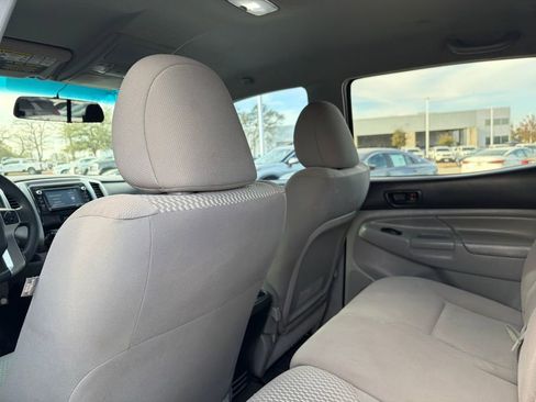 Used 2014 Toyota Tacoma PreRunner w/ SR5 Package image 26