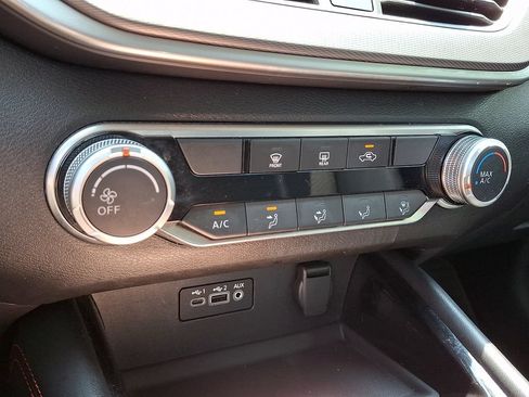 Used 2024 Nissan Altima 2.5 SR FWD image 15
