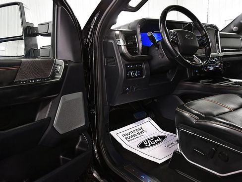 Used 2023 Ford F450 Platinum w/ FX4 Off-Road Package AWD/4WD image 16
