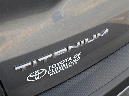 Used 2021 Ford Escape Titanium image 8