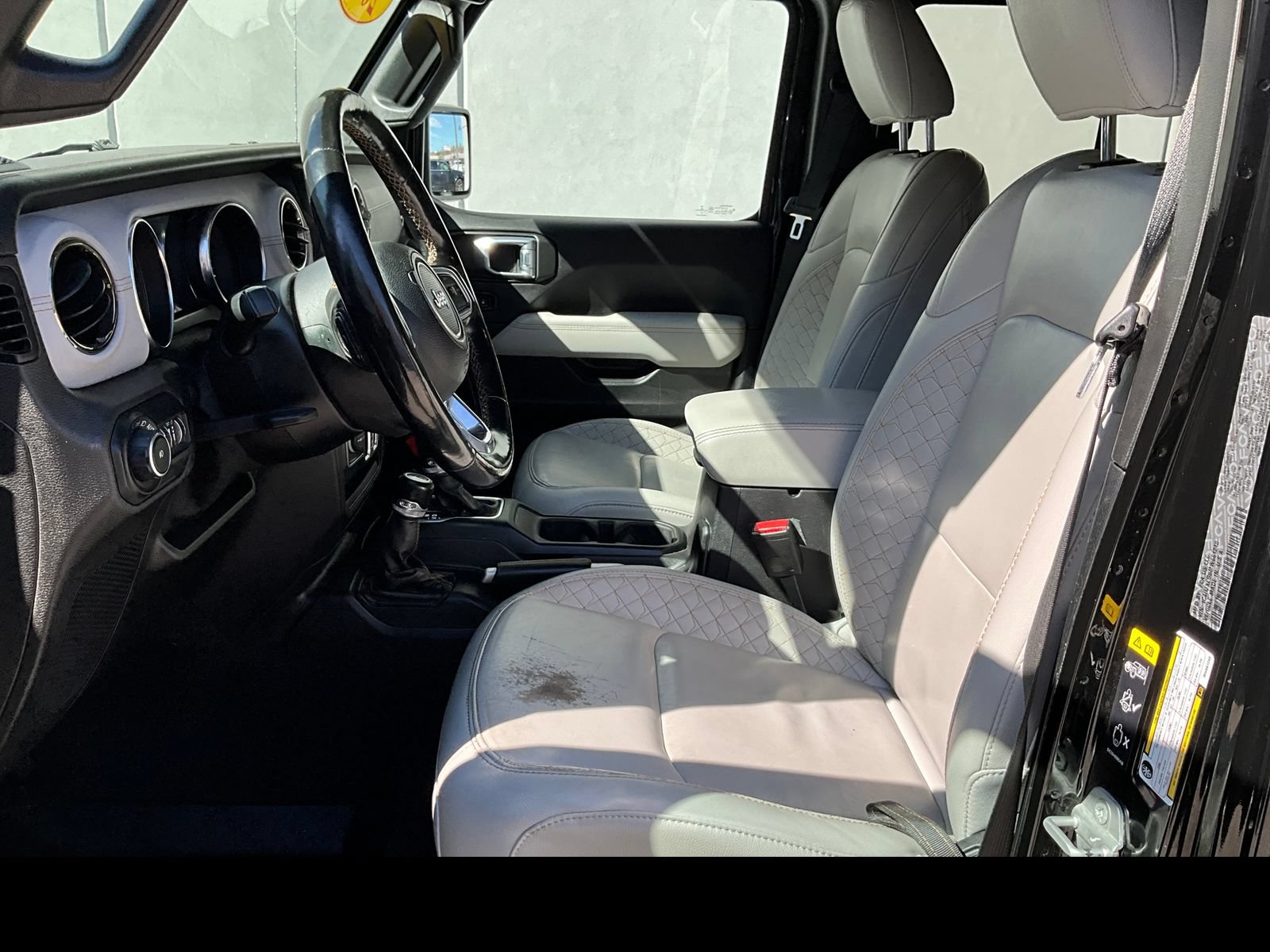 Used 2021 Jeep Wrangler Unlimited Sahara AWD/4WD image 2