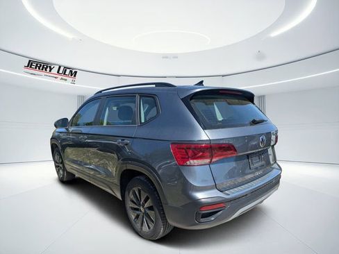 Used 2023 Volkswagen Taos S w/ Driver Assistance Package image 5