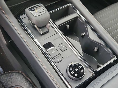 Used 2024 Nissan Pathfinder Rock Creek image 32