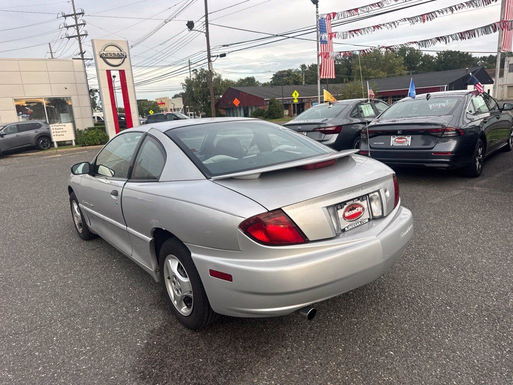 Used 2004 Pontiac Sunfire Coupe w/ 1SB Preferred Equipment Group FWD image 4