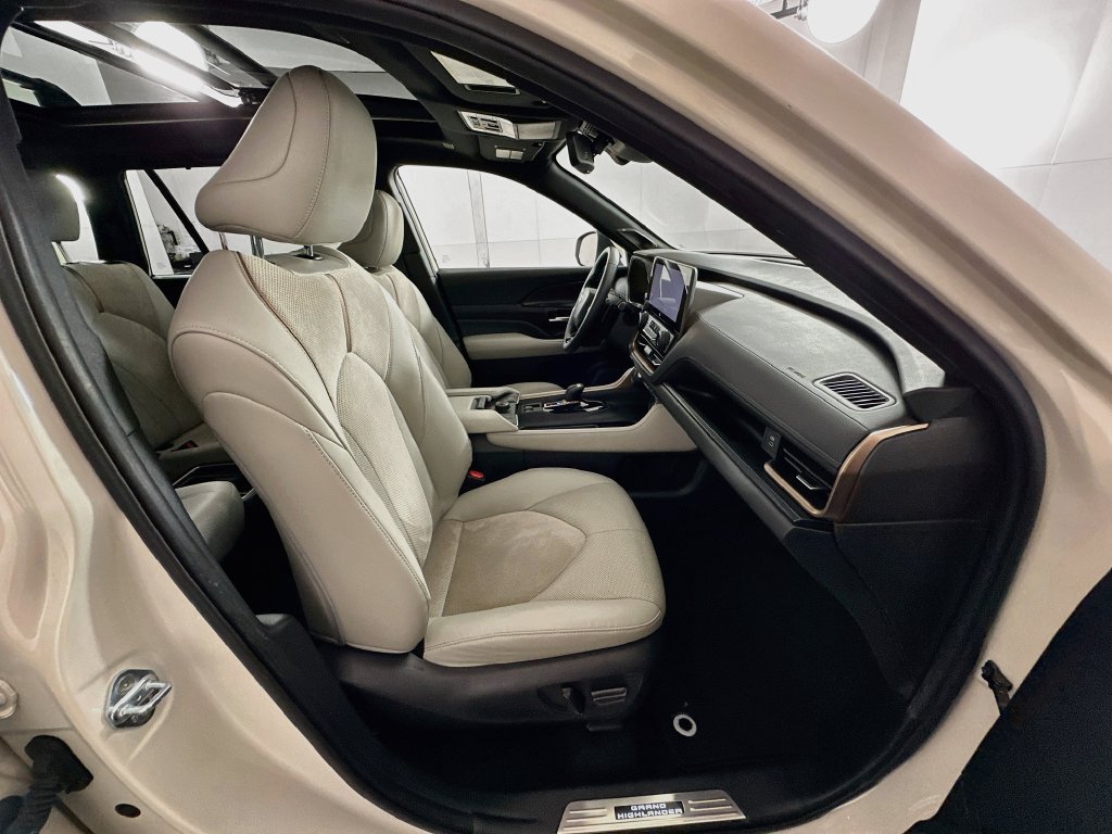 Certified 2024 Toyota Grand Highlander AWD Hybrid image 27
