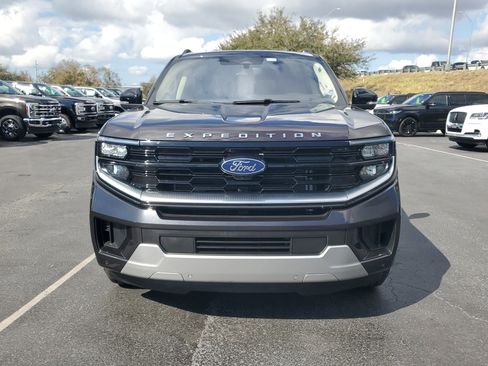 Certified 2025 Ford Expedition Max Platinum image 2