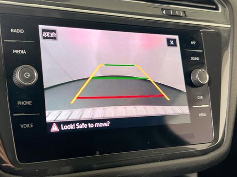 Used 2022 Volkswagen Tiguan SE image 13