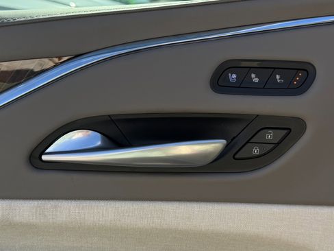 Used 2022 Cadillac Escalade Sport Platinum w/ LPO, ONYX Package image 89