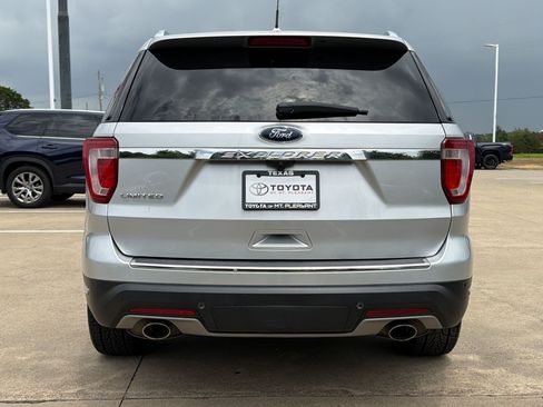 Used 2019 Ford Explorer Limited w/ Class III Trailer Tow Package FWD image 10