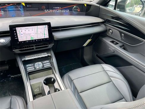 New 2025 Lincoln Nautilus Premier w/ Equipment Group 102A image 15