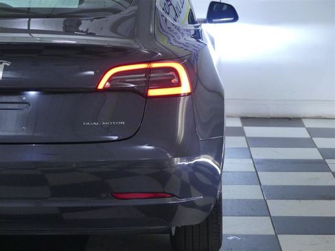 Used 2018 Tesla Model 3 Long Range AWD/4WD image 28