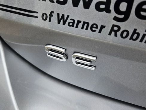 New 2026 Volkswagen Taos SE FWD image 10