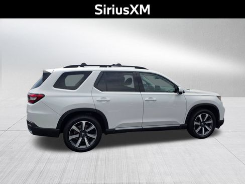Used 2025 Honda Pilot Elite image 5