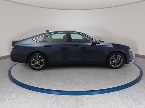Certified 2024 Honda Accord EX-L image 4