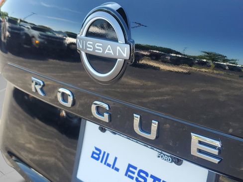 Used 2023 Nissan Rogue S FWD image 30