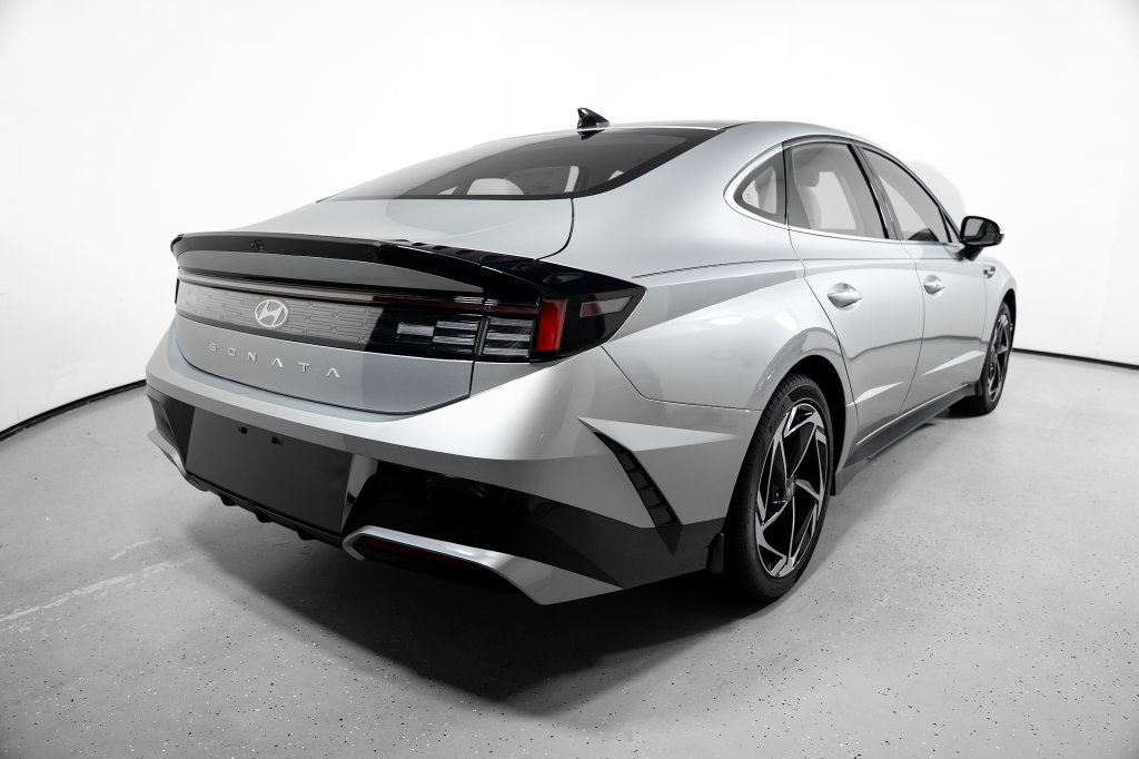 New 2026 Hyundai Sonata SEL FWD image 8