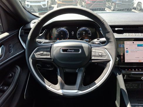 New 2026 Jeep Grand Cherokee L Limited w/ Luxury Tech Group II AWD/4WD image 15