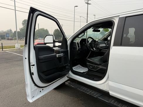 Used 2018 Ford F250 Lariat w/ Lariat Ultimate Package AWD/4WD image 11