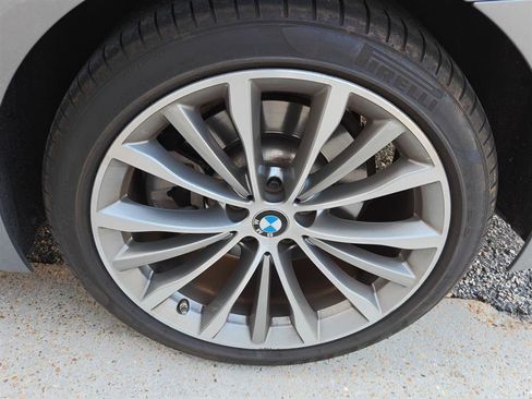Used 2023 BMW 530i w/ Executive Package RWD image 3