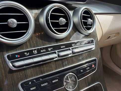 Used 2015 Mercedes-Benz C 300 4MATIC Sedan image 25