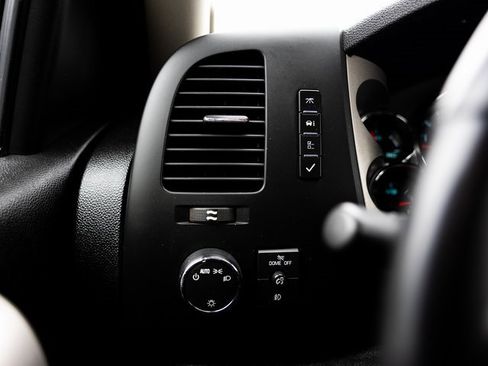 Used 2011 Chevrolet Silverado 2500 LT w/ Interior Plus Package image 22