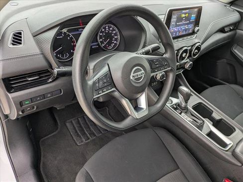 Used 2023 Nissan Sentra SV image 9