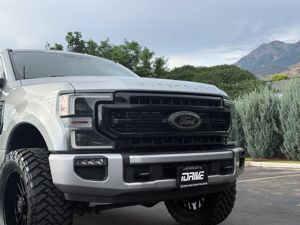 Used 2022 Ford F250 Lariat w/ Black Appearance Package AWD/4WD image 17