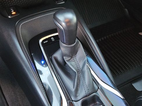 Used 2020 Toyota Corolla XSE image 28