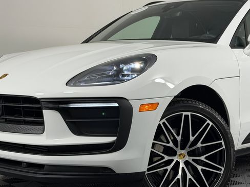 New 2026 Porsche Macan image 11
