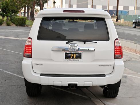 Used 2006 Toyota 4Runner SR5 AWD/4WD image 7