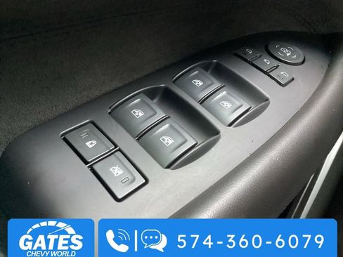 Used 2019 Cadillac Escalade ESV Platinum image 32