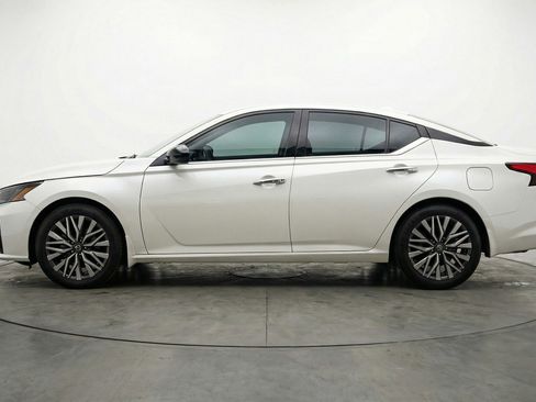 Used 2025 Nissan Altima 2.5 SV image 5