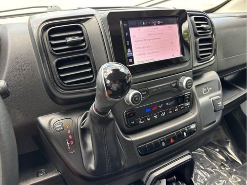 Used 2024 RAM ProMaster 2500 w/ Convenience Group FWD image 28