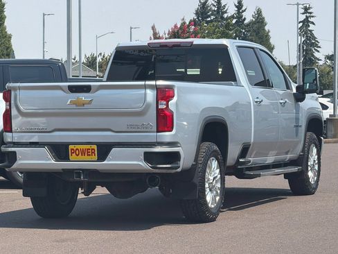Used 2022 Chevrolet Silverado 3500 High Country w/ Safety Package II AWD/4WD image 4