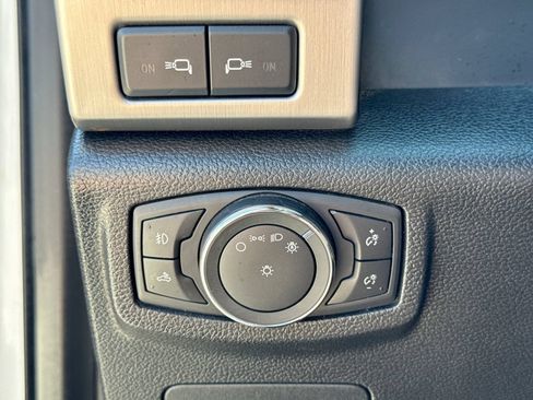 Used 2019 Ford F150 Platinum w/ FX4 Off-Road Package AWD/4WD image 29