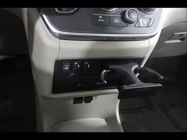 Used 2017 Toyota Sienna XLE Premium AWD/4WD image 15