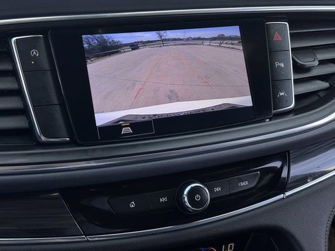 Used 2024 Buick Enclave Essence image 17